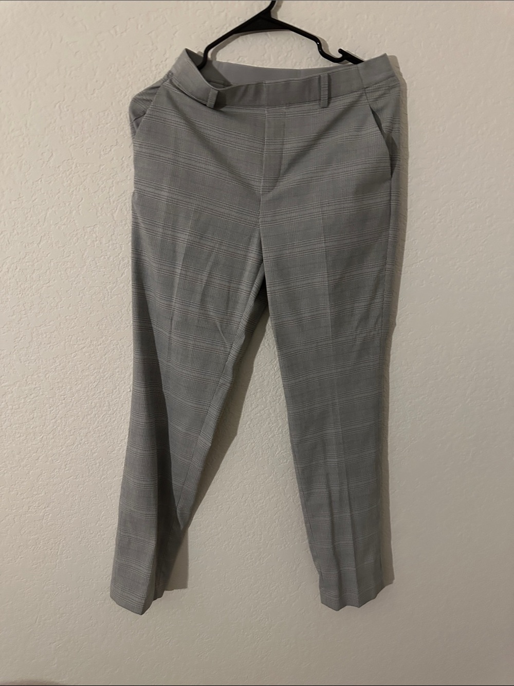 Uniqlo Women’s Gray Plaid Dress Pants - Straight Leg
